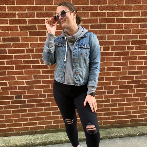 Meet your Posher, Taylor - Picture 2 of 2